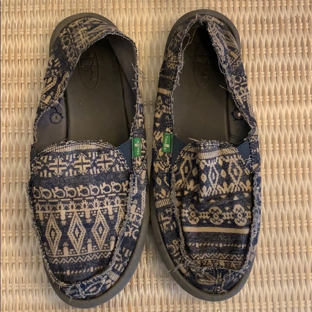Sanuks
